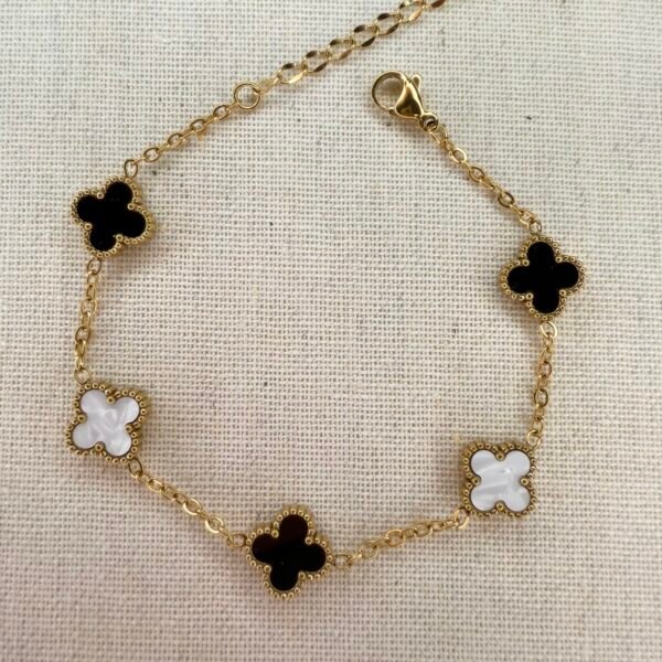 Narukvica srednja djetelina - crno bijela. Nehrđajući čelik s pozlatom.