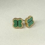 Naušnice djetelina – zelene od nehrđajućeg čelika s pozlatom. Simbol svježine i sreće, otporne na vodu i savršene za svaki dan.