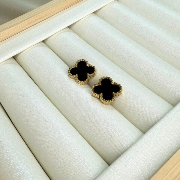 Naušnice djeteline - crne maxi od pozlaćenog nehrđajućeg čelika. Elegantne, upečatljive i vodootporne savršene za svaki dan.