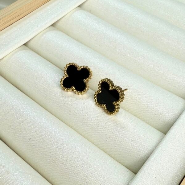 Naušnice djeteline - crne maxi od pozlaćenog nehrđajućeg čelika. Elegantne, upečatljive i vodootporne savršene za svaki dan.