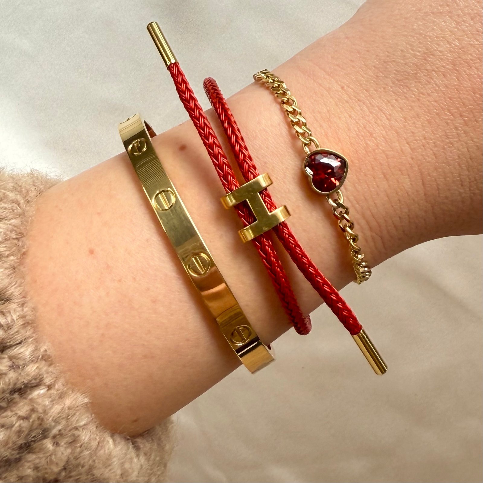 Set - Crveni statement